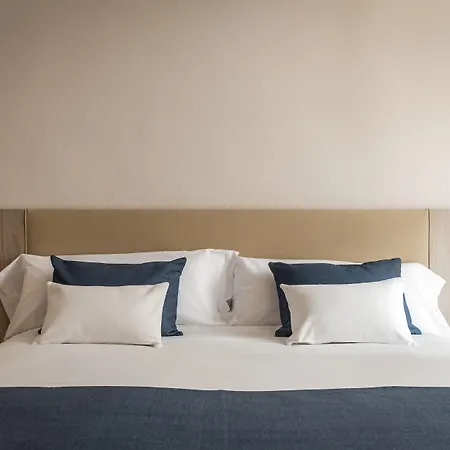 Don Jaime 54 Отель Сарагоса