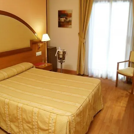 Отель Don Jaime 54 3*