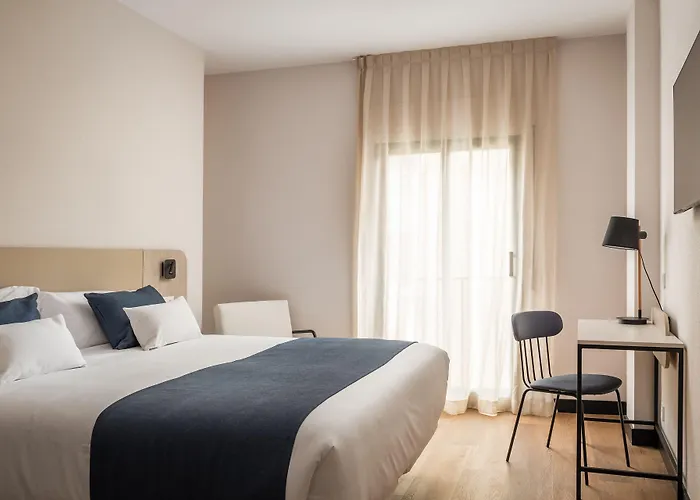 Отель Don Jaime 54 Сарагоса