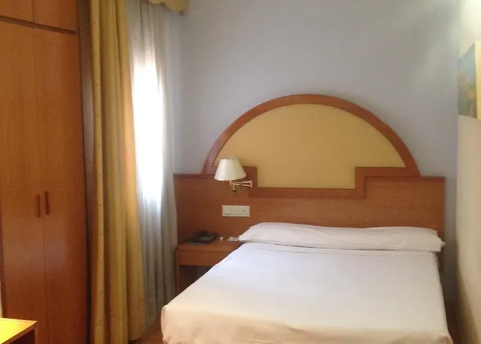 多恩海姆54号酒店 3* 萨拉戈萨